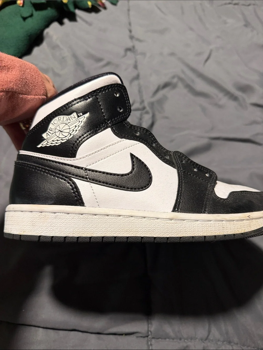 Nike Air Jordan 1 Mid in Black & White Size 7.5